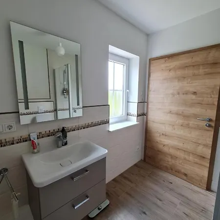 Private Zimmer In Neubau Familienhaus Alsfeld Exterior foto