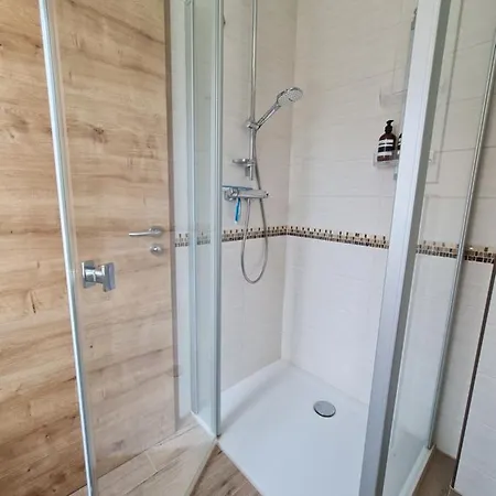 Private Zimmer In Neubau Familienhaus Alsfeld Exterior foto