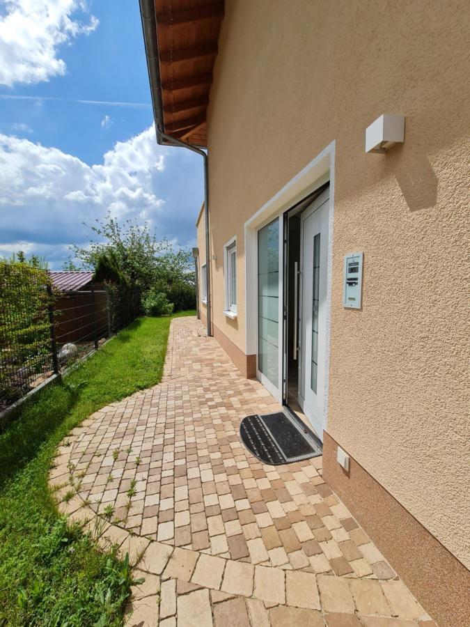 Private In Neubau Familienhaus *